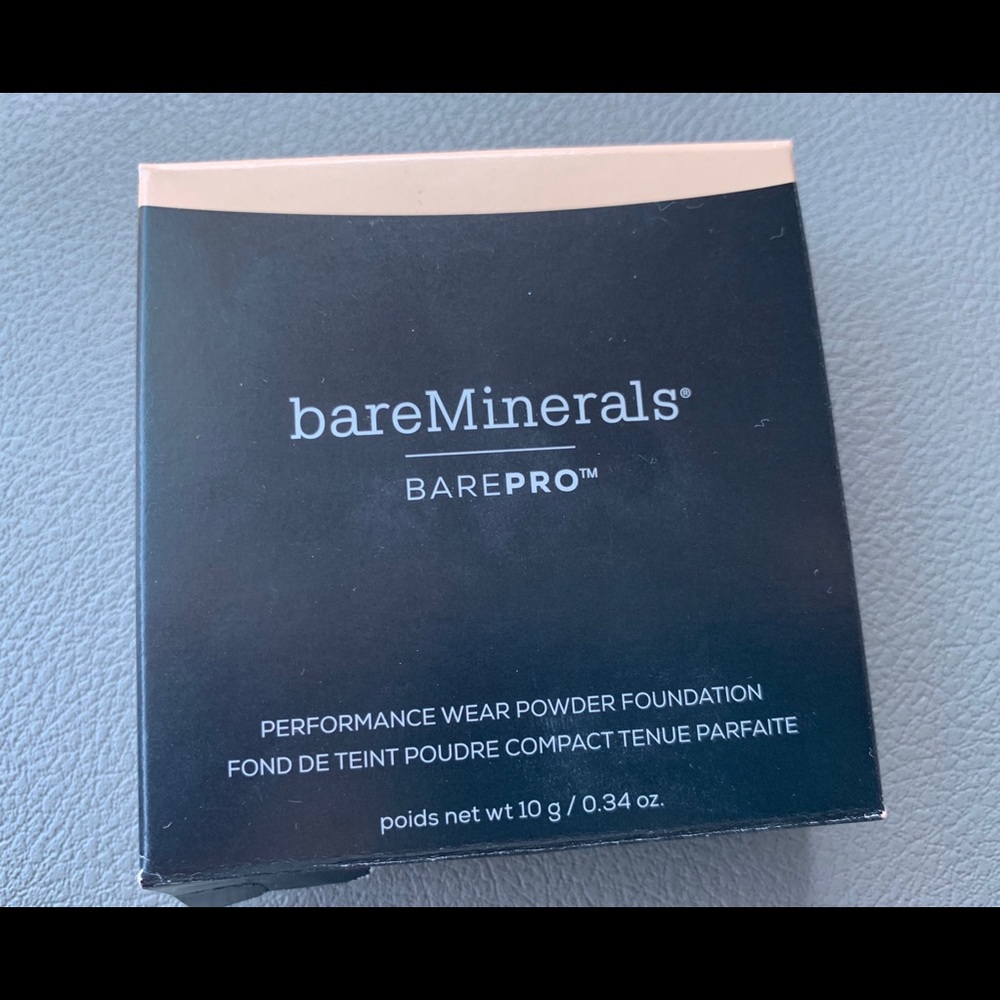 BareMinerals Performance Wear Powder Foundation